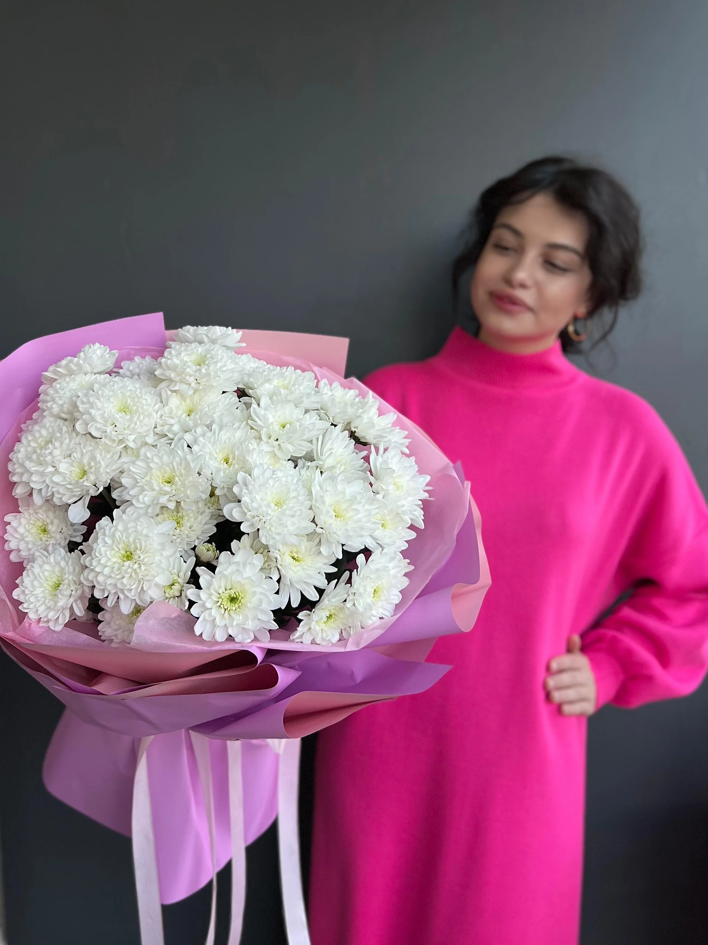 Букет из 7 белых хризантем with delivery to Астане