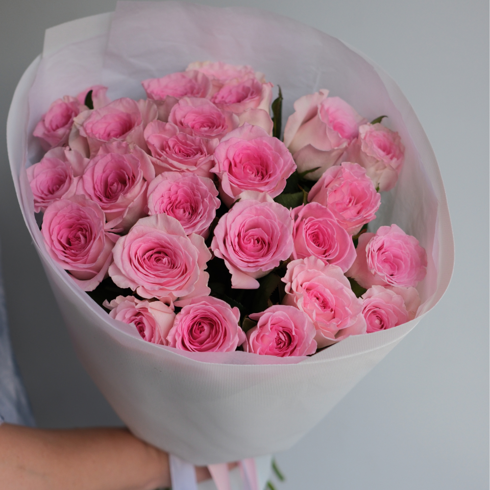 Букет из 21 нежно-розовой розы with delivery to Алматы