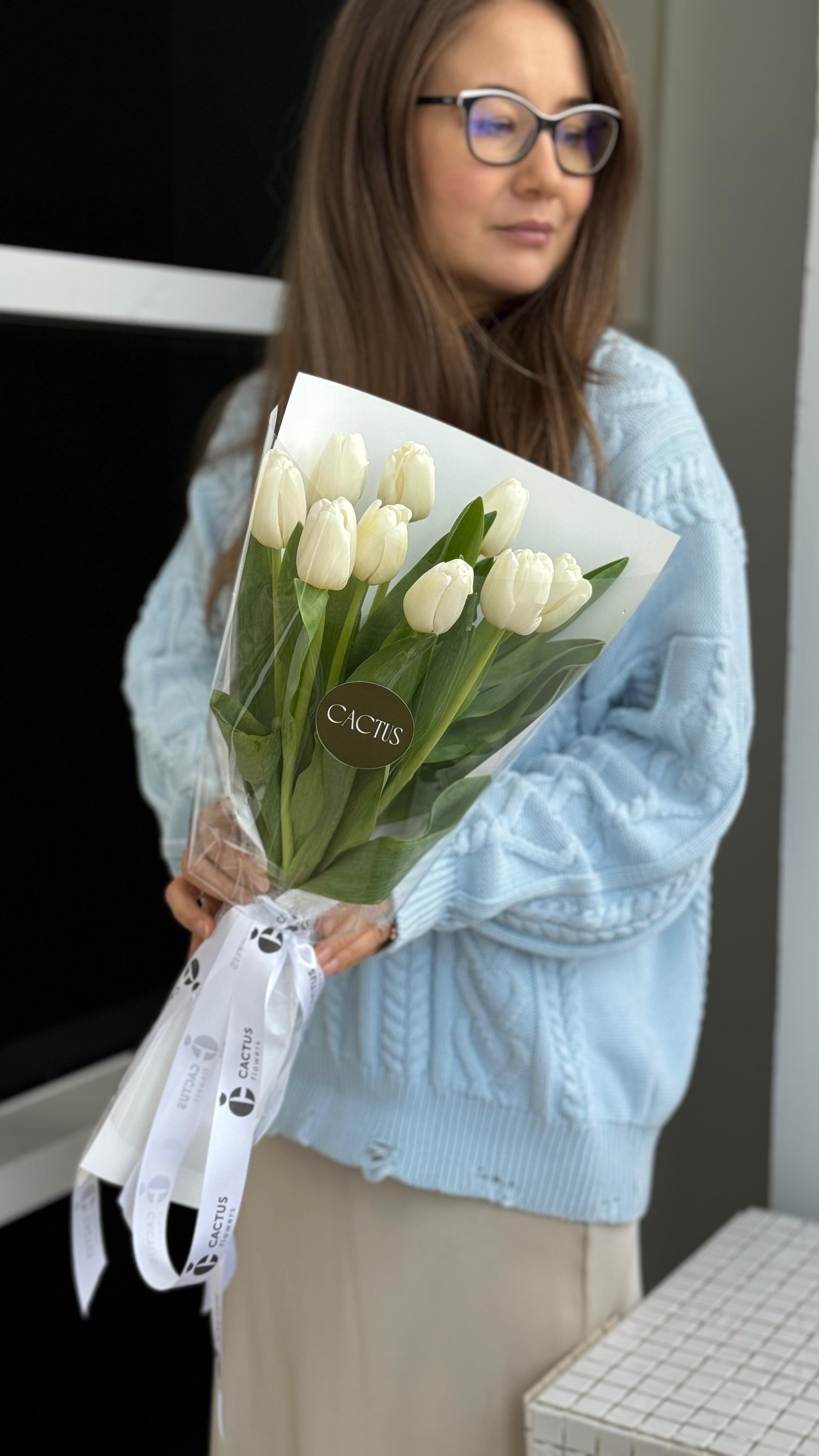 Моно букет из тюльпанов WHITE (9 шт)