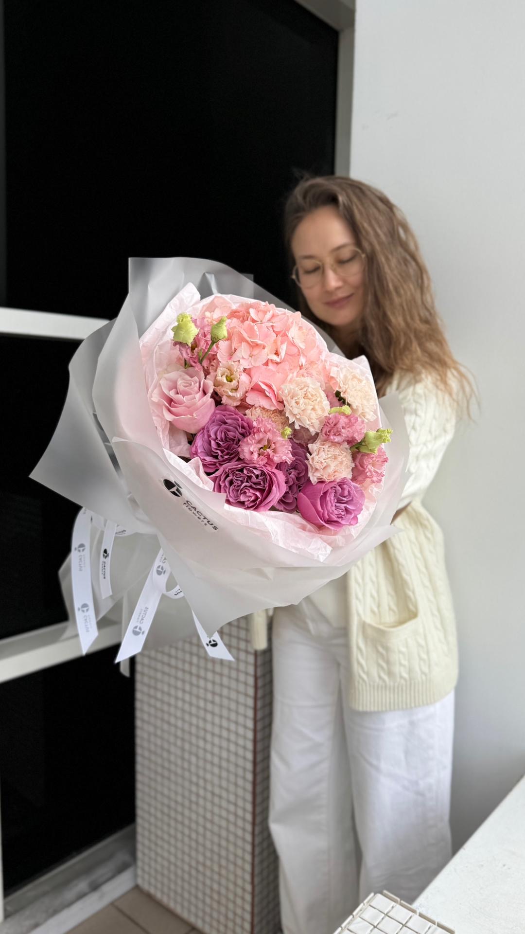 Авторский букет PINK с доставкой по Астане