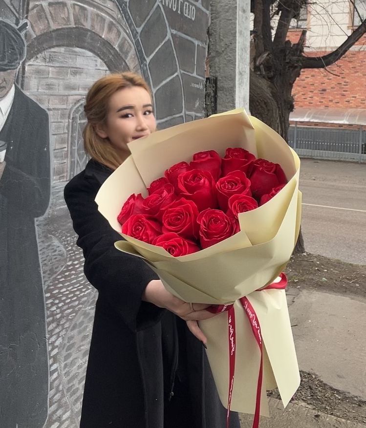 Эквадорские  розы  с доставкой по Таразе