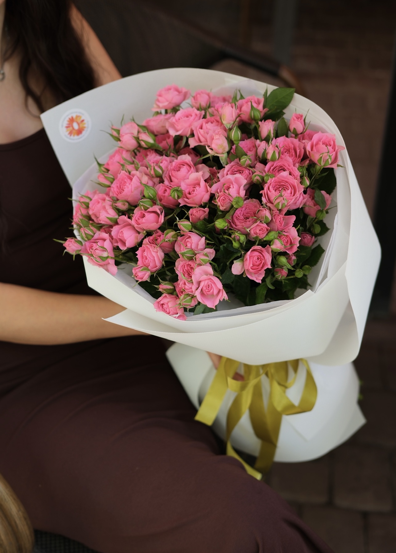Букет из 11 кустовых роз with delivery to Almaty