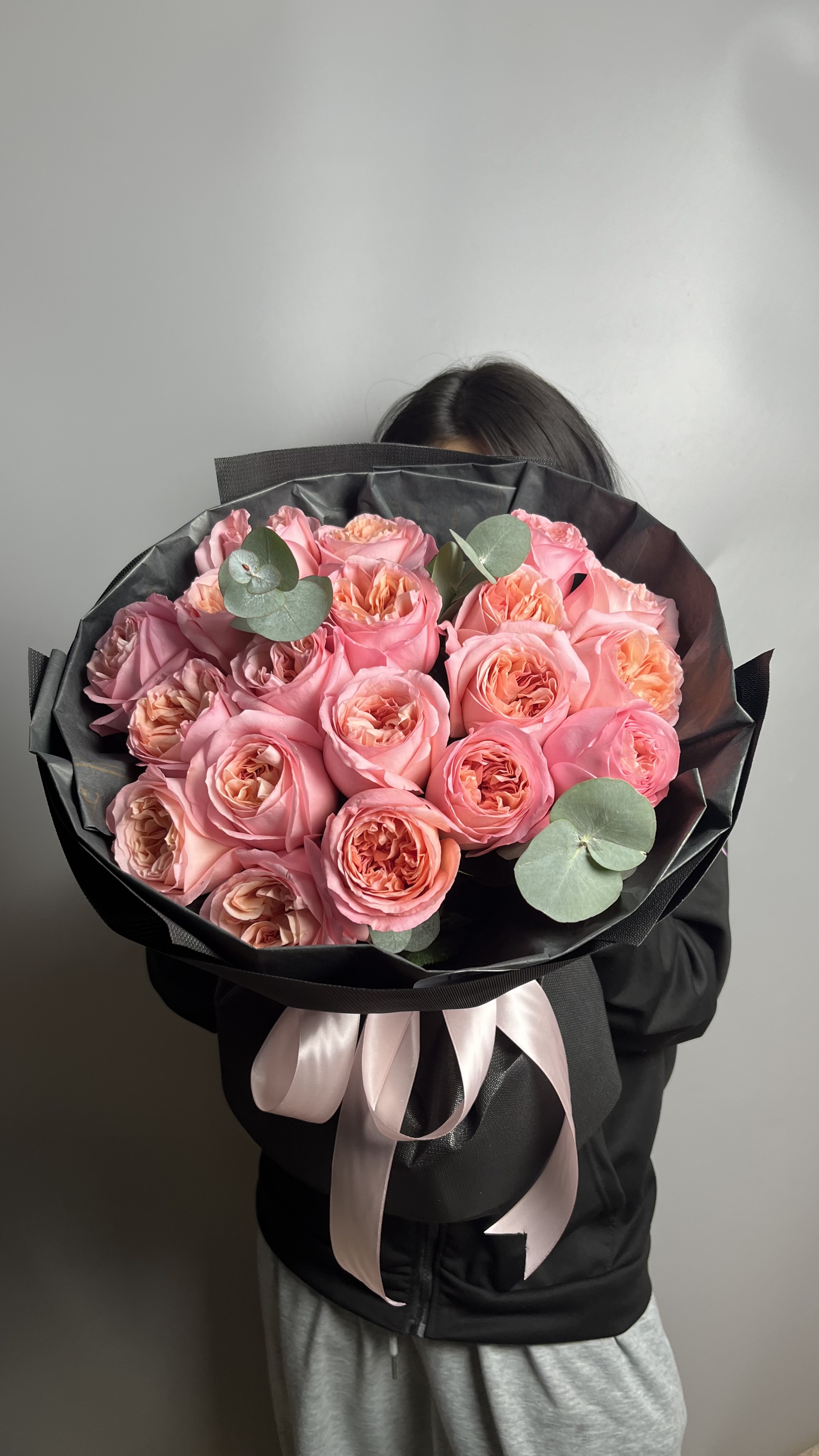 Пионовидные розы with delivery to Астане