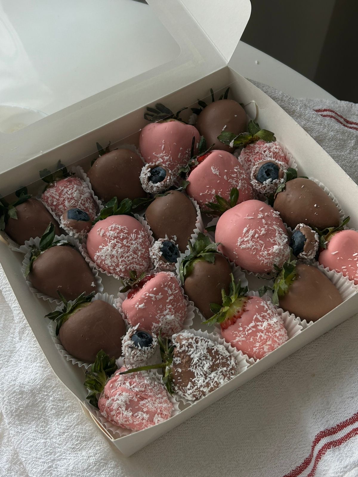 Клубника в бельгийском шоколаде L