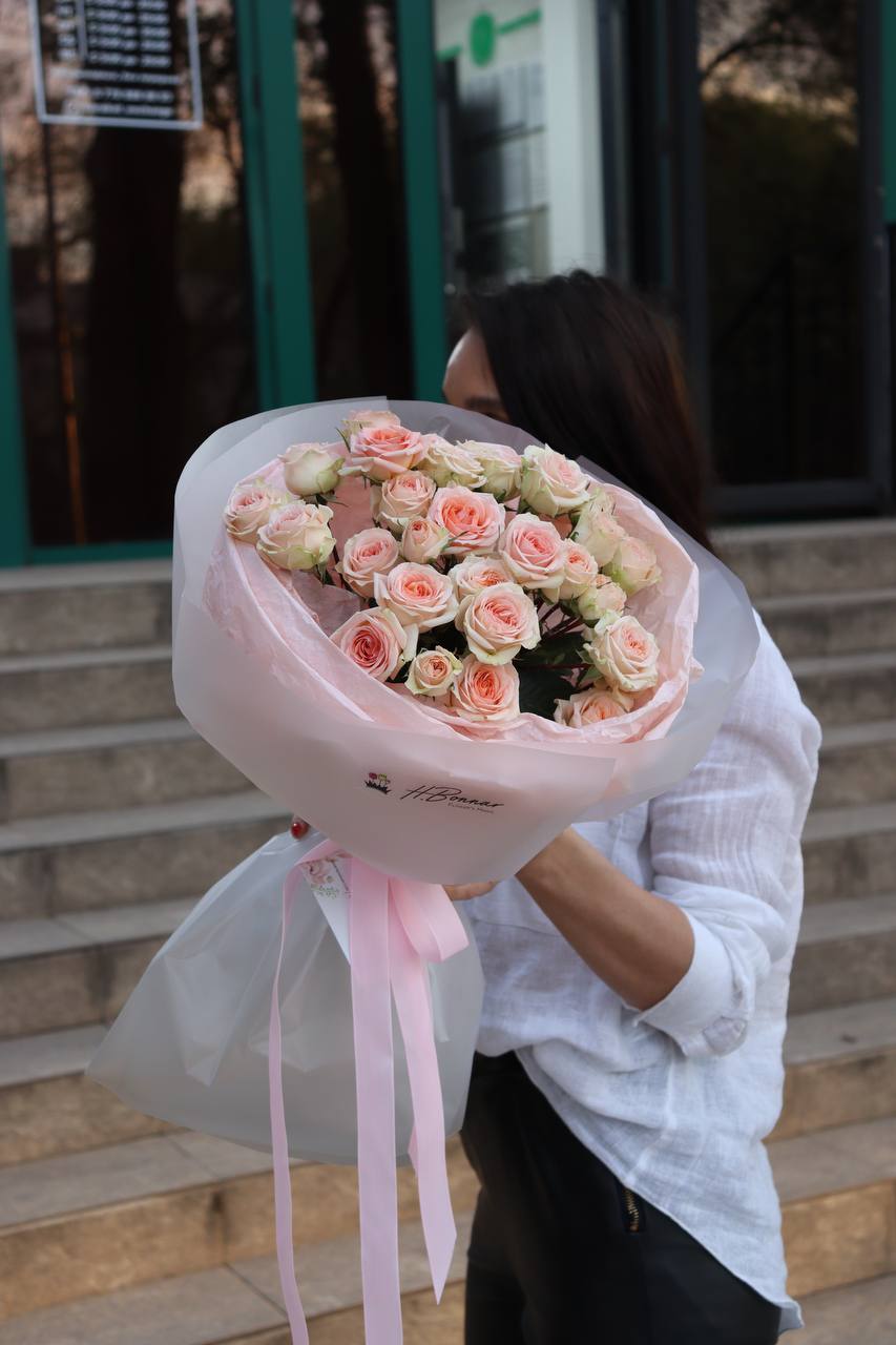 Кустовые розочки Rosanella 7 шт with delivery to Almaty