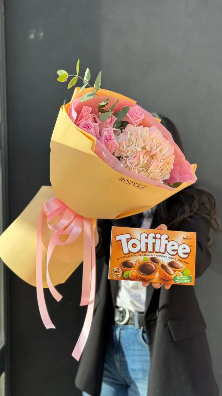 Букет комплимент с toffifee  с доставкой по Астане
