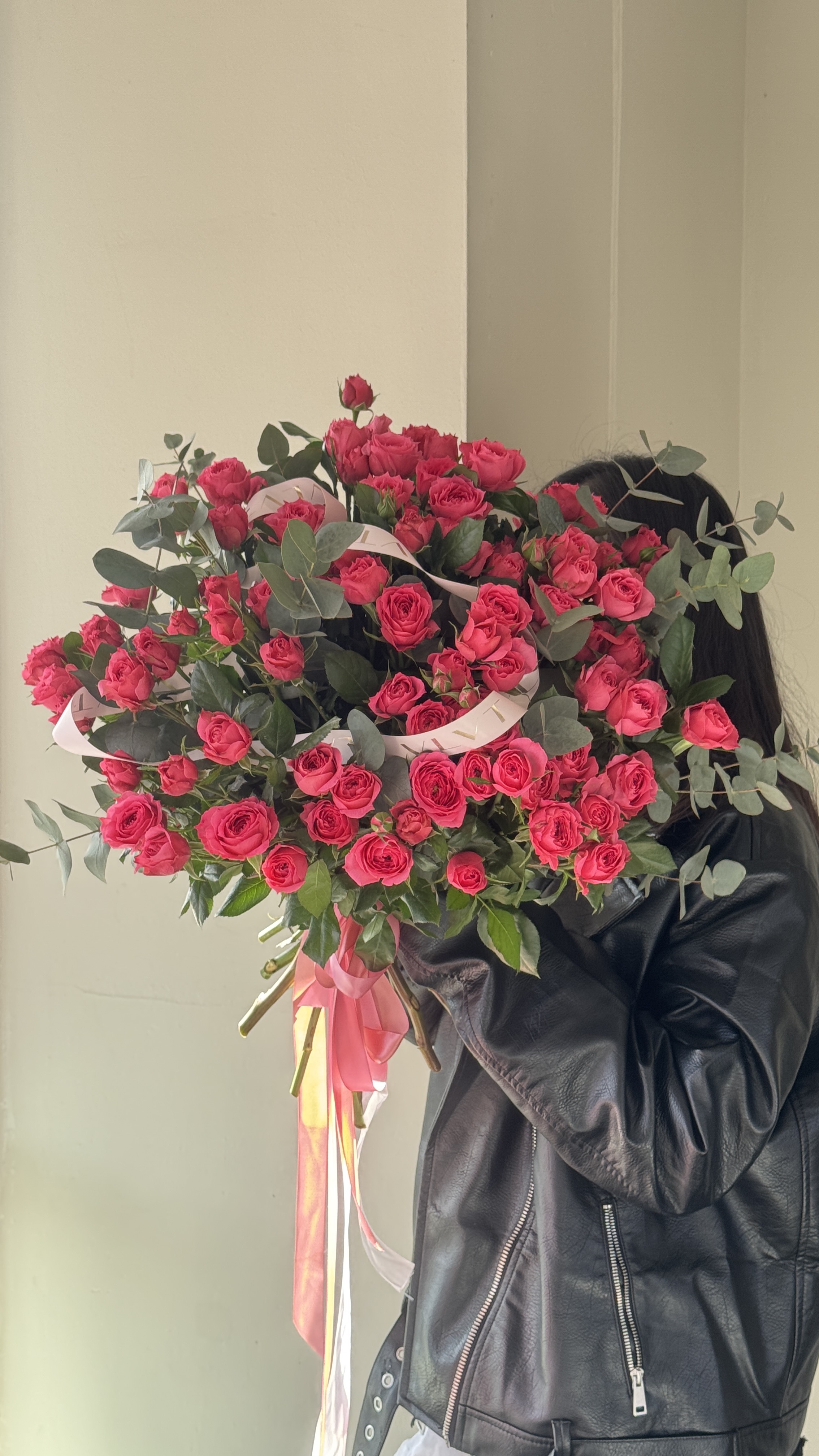 Sophie VLVT Flowers с доставкой по Алматы