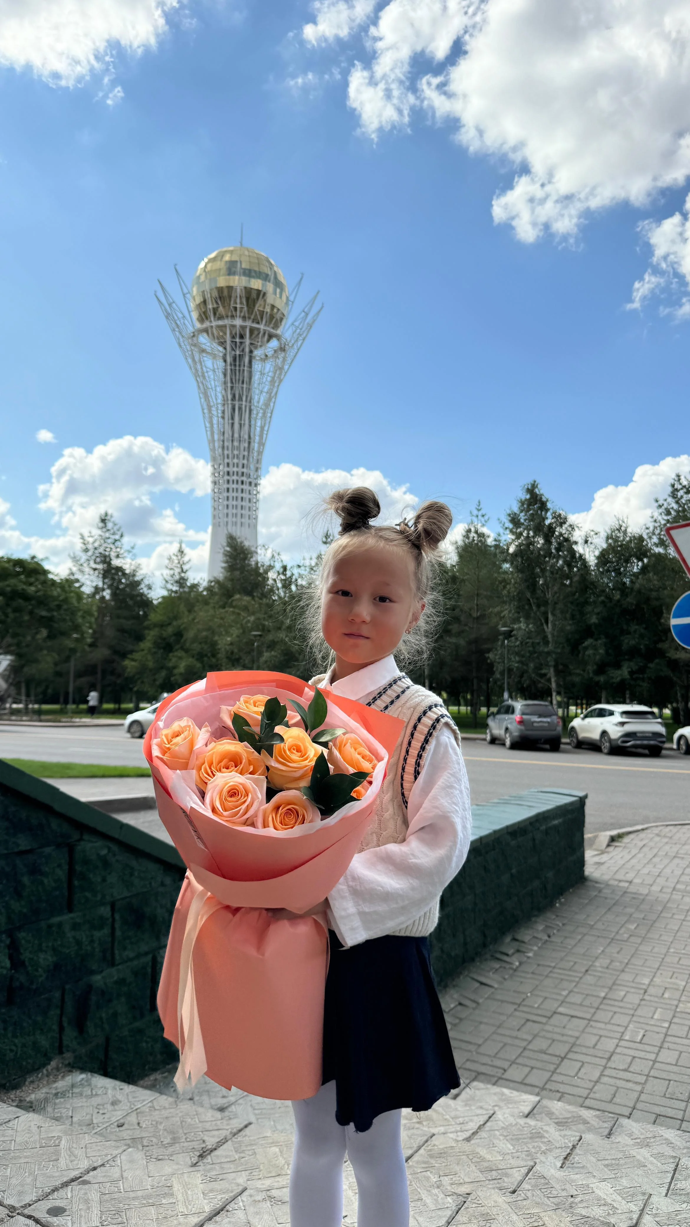 Букет из 9 роз с рускусом с доставкой по Астане