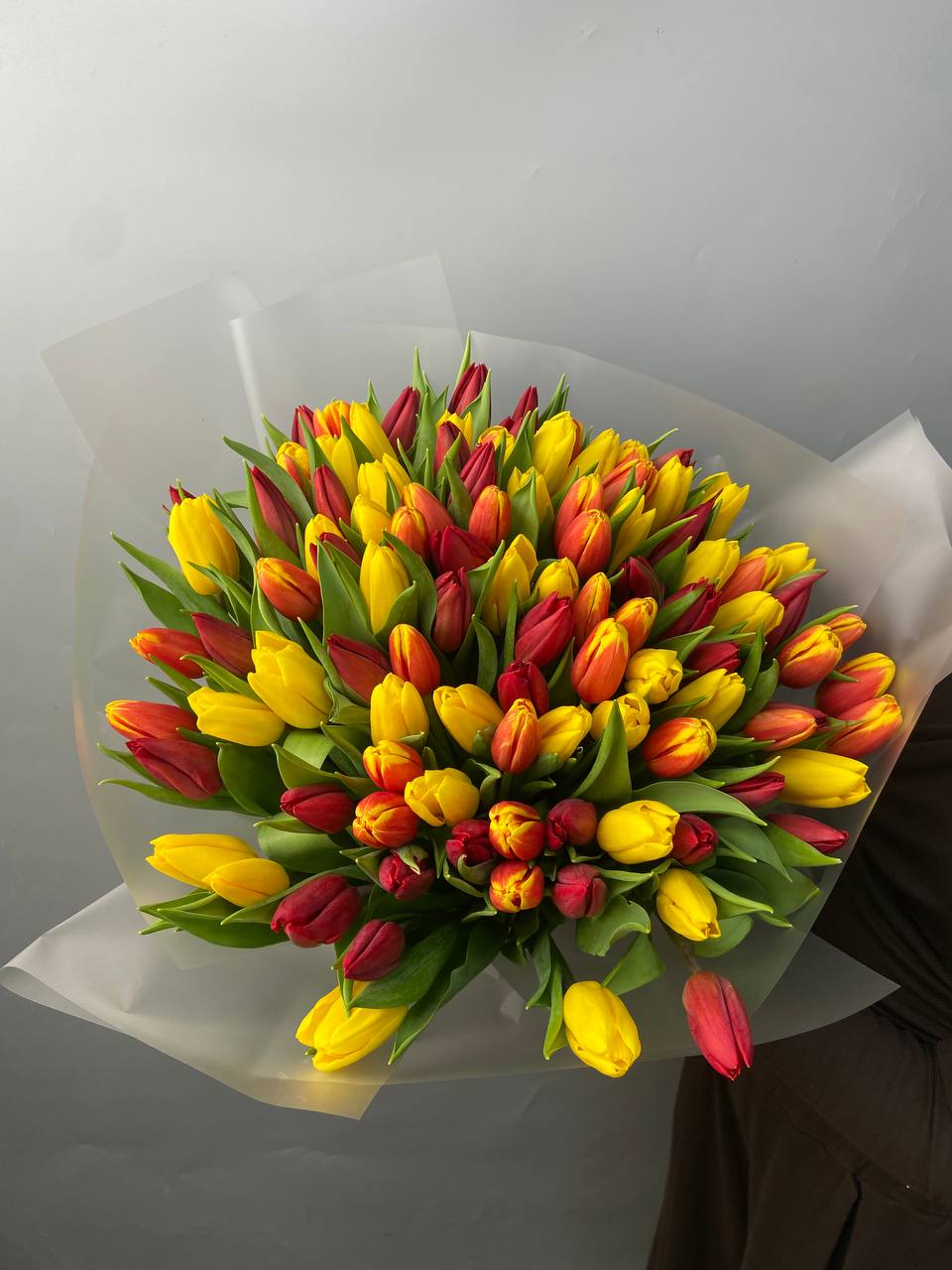 Тюльпаны микс 101 шт с доставкой по Астане