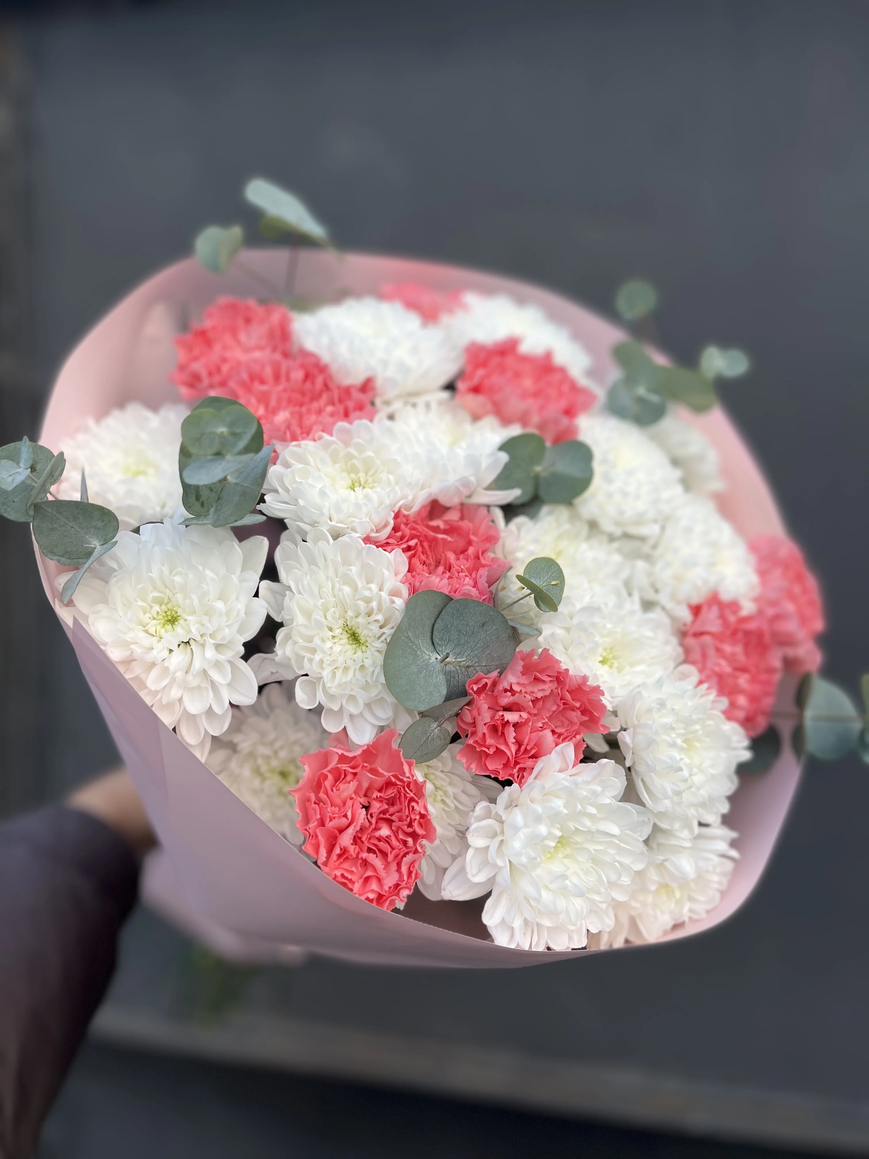 Нежный микс хризантемы with delivery to Kostanay.