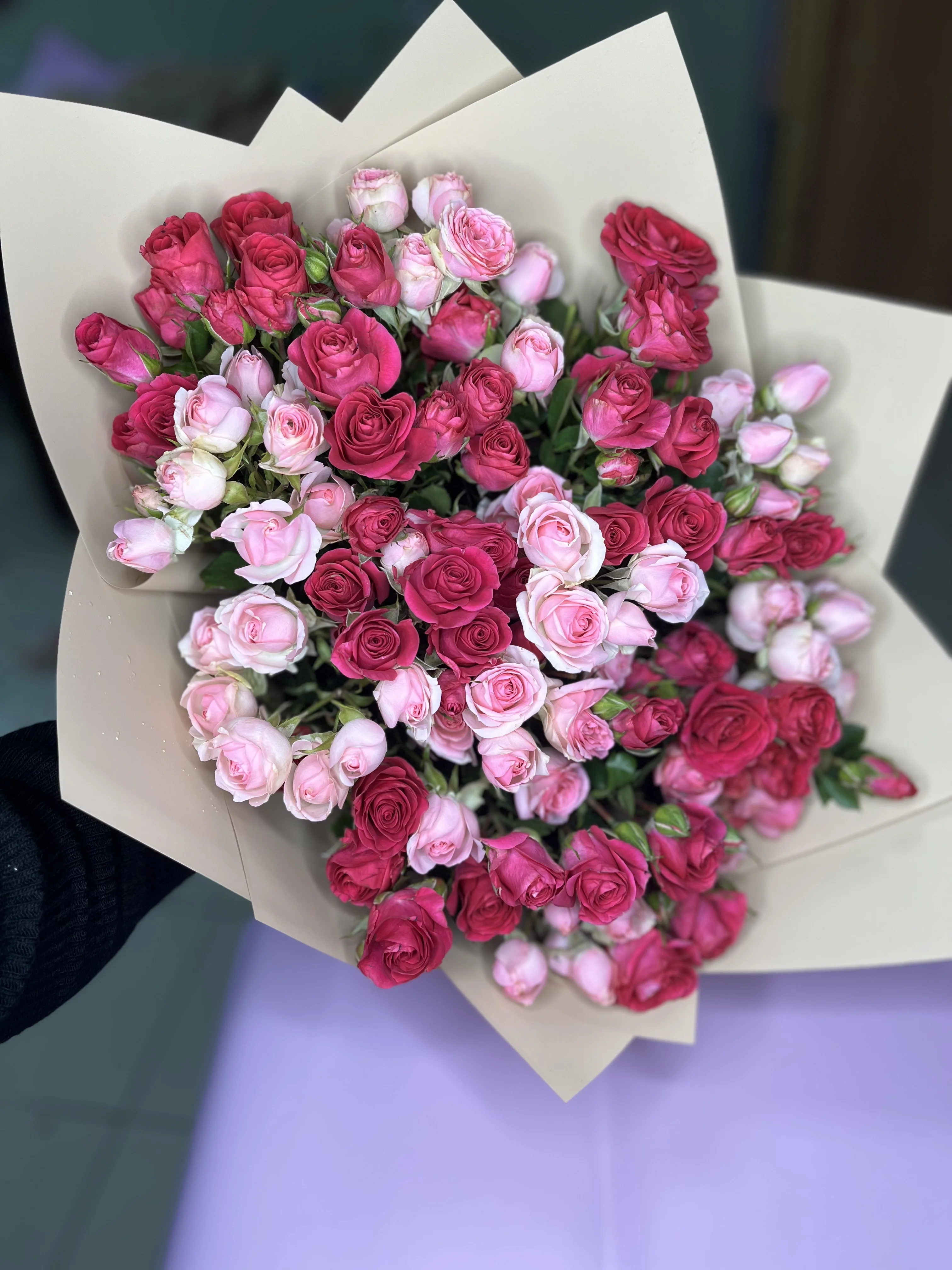 Спрей-розы with delivery to Kostanay.