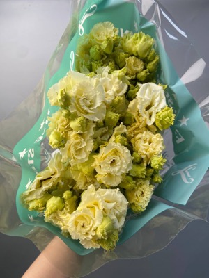 Эустома белая (10 шт) with delivery to Astana