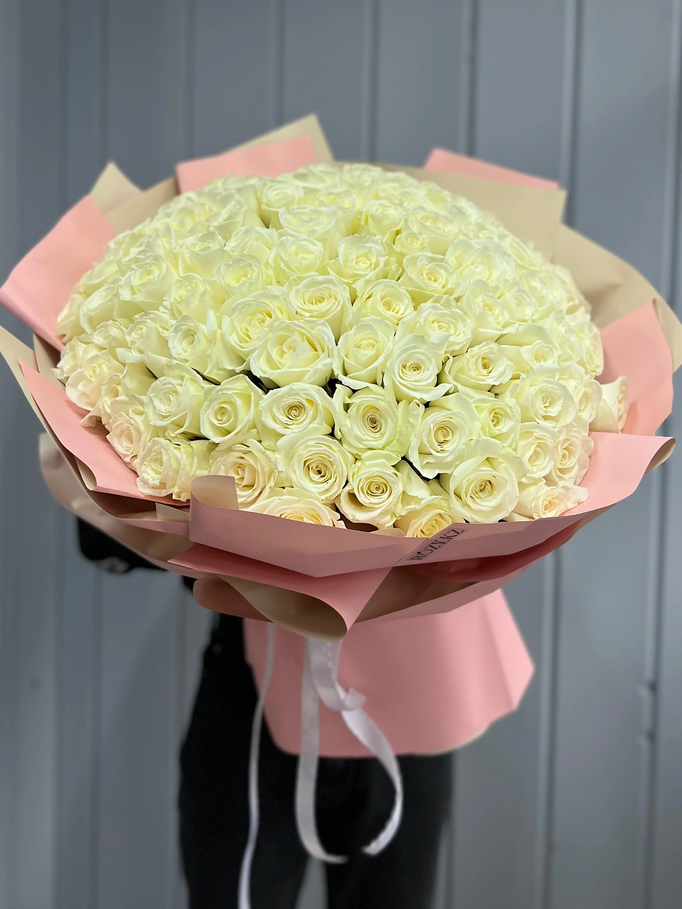 Букет из 101 белой розы  with delivery to Astana