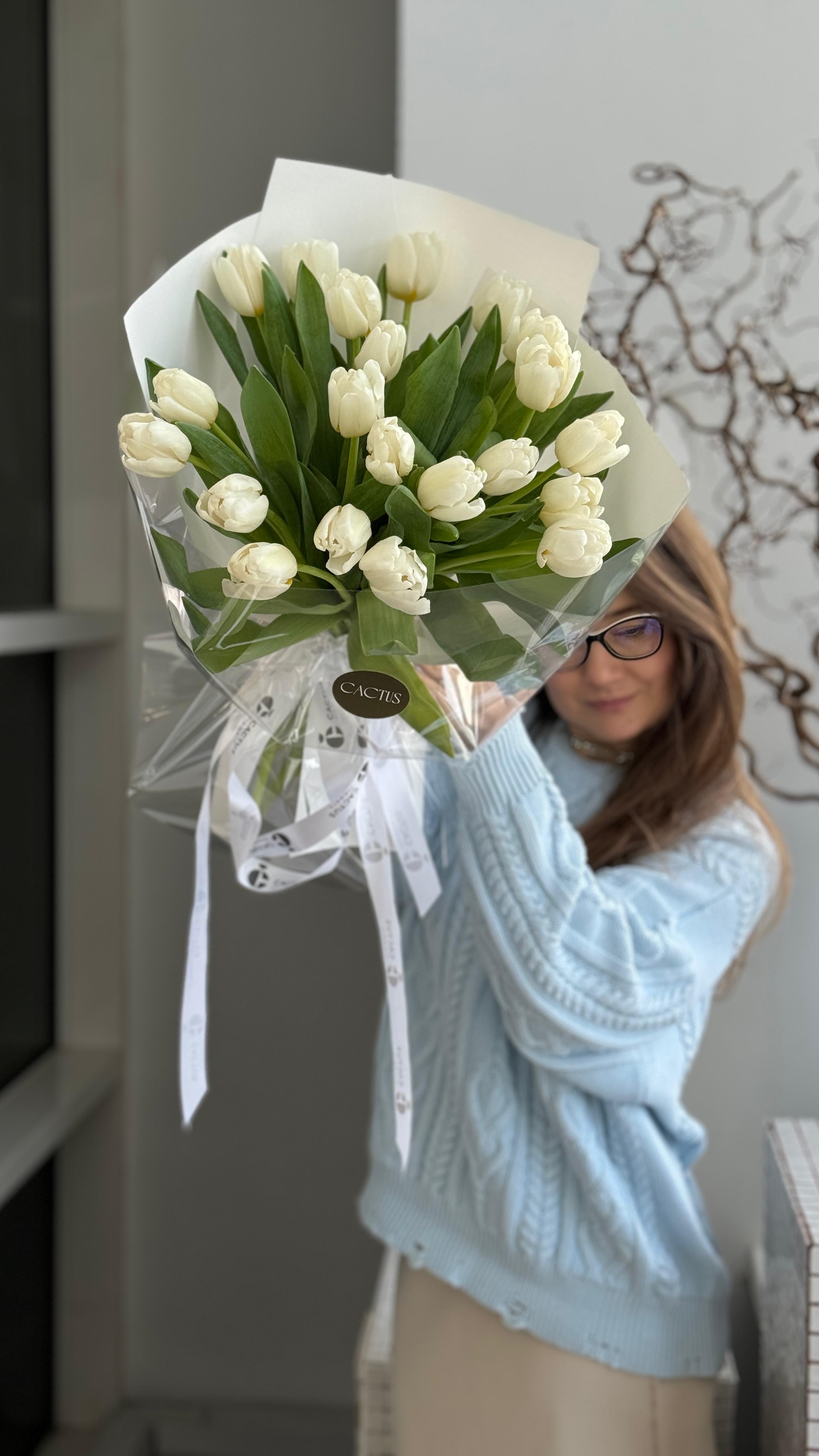 Моно букет из тюльпанов WHITE (21шт)