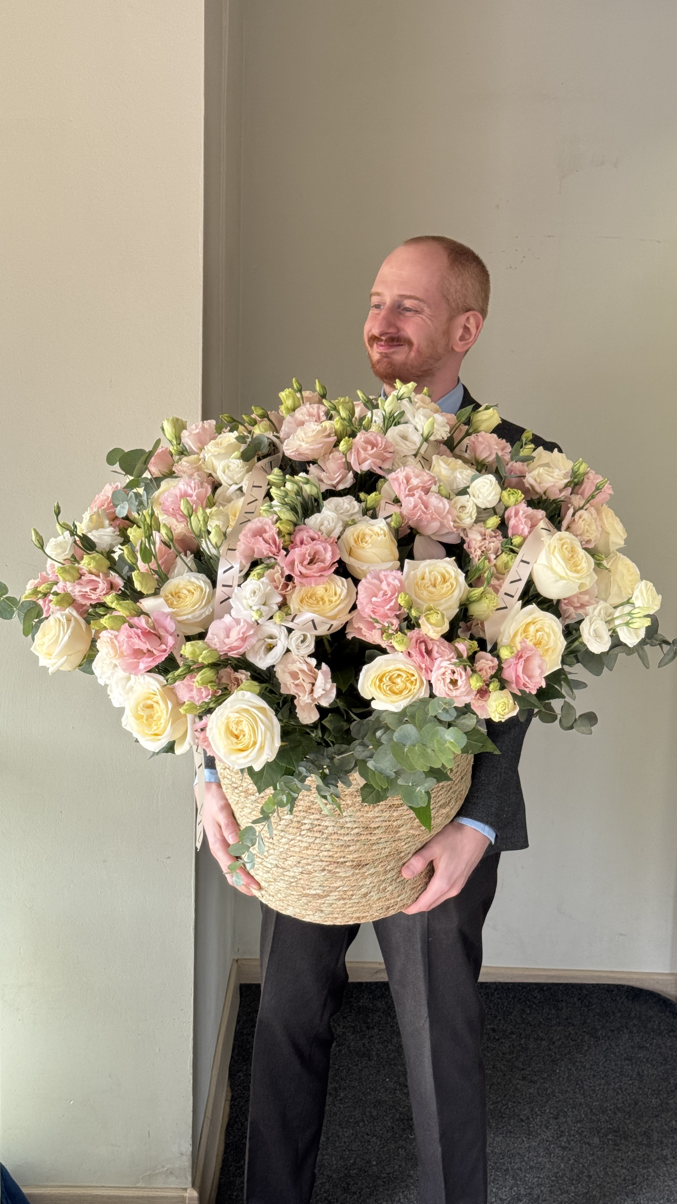 Fall in Love VLVT Flowers с доставкой по Алматы