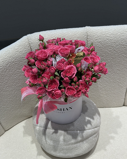 Милая коробка кустовых роз с доставкой по Астане