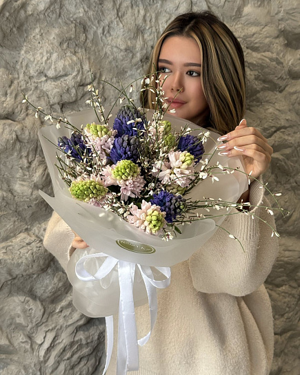 Дуо букет из гиацинтов и генисты  с доставкой по Astana