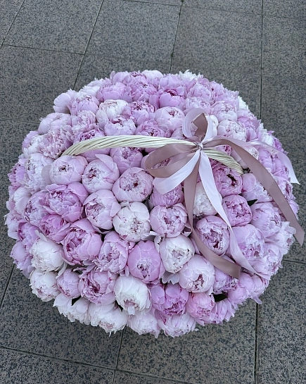 Пионы 101 шт в корзине  с доставкой по Астане