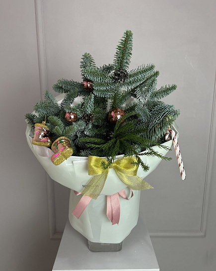 Елка в букете с доставкой по Астане