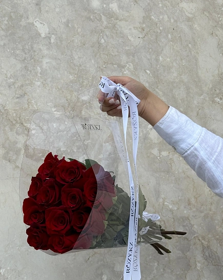 15 красных роз в прозрачной сумочке с доставкой по Astana