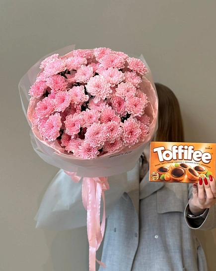 Комбо из 9 веток хризантемы и Тоффифи с доставкой по Astana