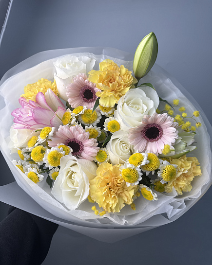 Весенний букет с розами и герберами с доставкой по Астане