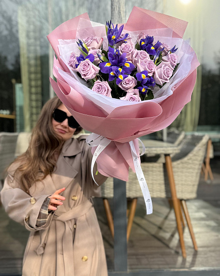 Дуо букет с Ирисами и Розами с доставкой по Астане