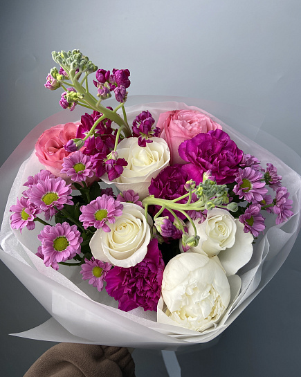 Букет из пионовидных роз и гвоздик с доставкой по Астане