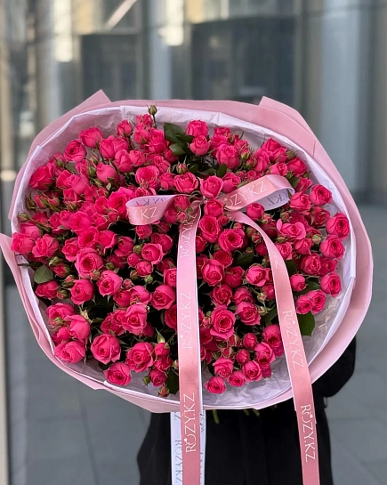 Моно букет 35 кустовых ярко-розовых роз с доставкой по Astana