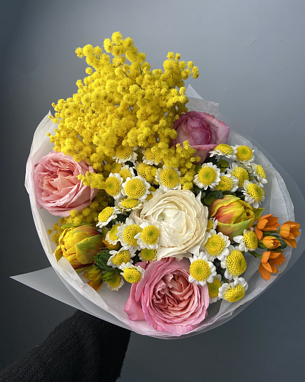 Весенний букет с мимозой, ранункулюсом и пионовидной розой с доставкой по Астане