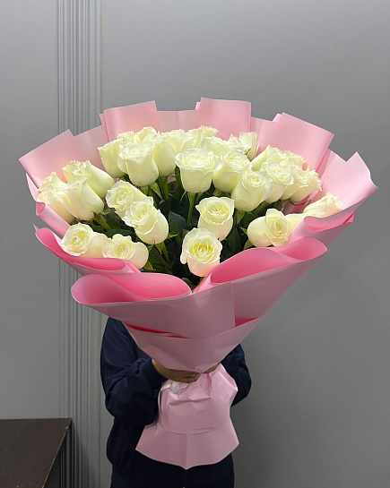 25 голландских белых роз 80 см  с доставкой по Astana