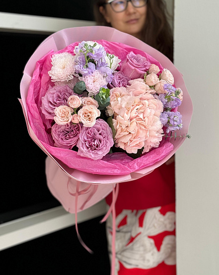 Нежный букет с экзотикой с доставкой по Astana