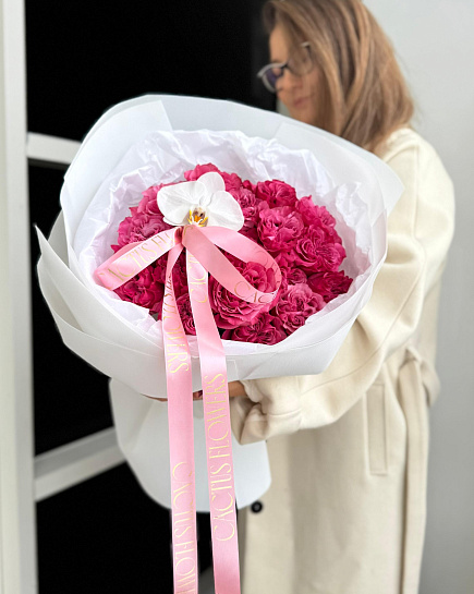 Авторский букет с пионовидной розой и орхидеей  с доставкой по Астане