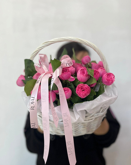 Нежная корзина кустовых пионовидных роз с доставкой по Астане