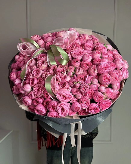 Огромный букет из пионовидных кустовых роз с доставкой по Астане